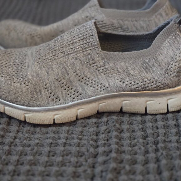 Skeches tennis shoes for women - Picture 2 of 2